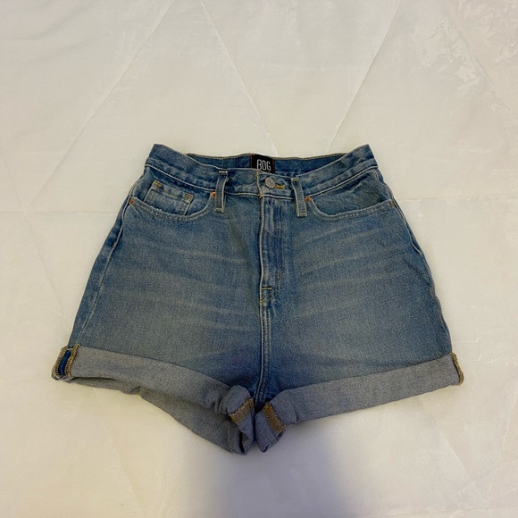 Medium Wash high waisted mom shorts - Picture 2 of 3